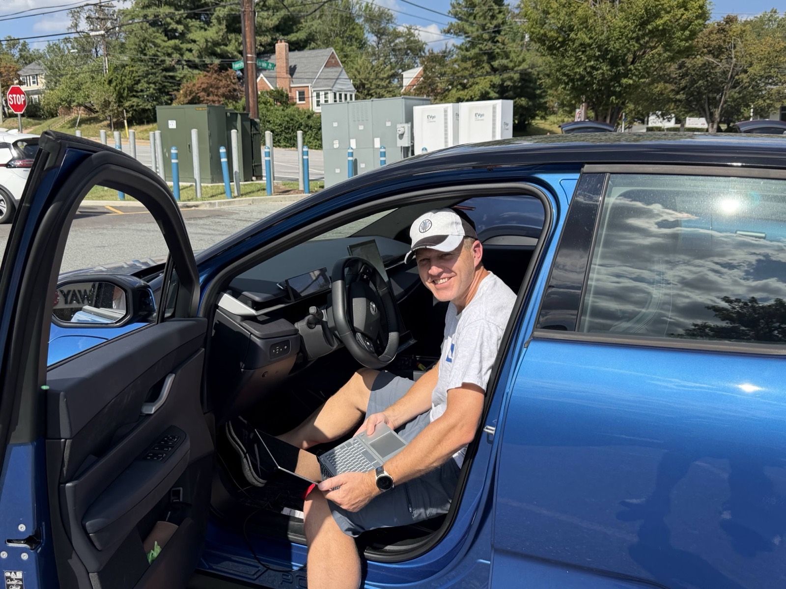 Mobile electric vehicle diagnostics technician serving DC, MD, VA, and PA