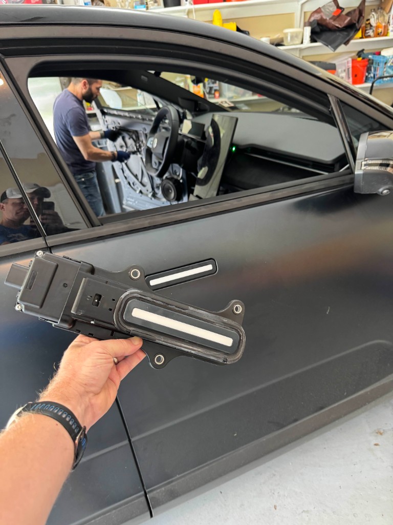 Fisker Ocean Gen 2A door handle installation